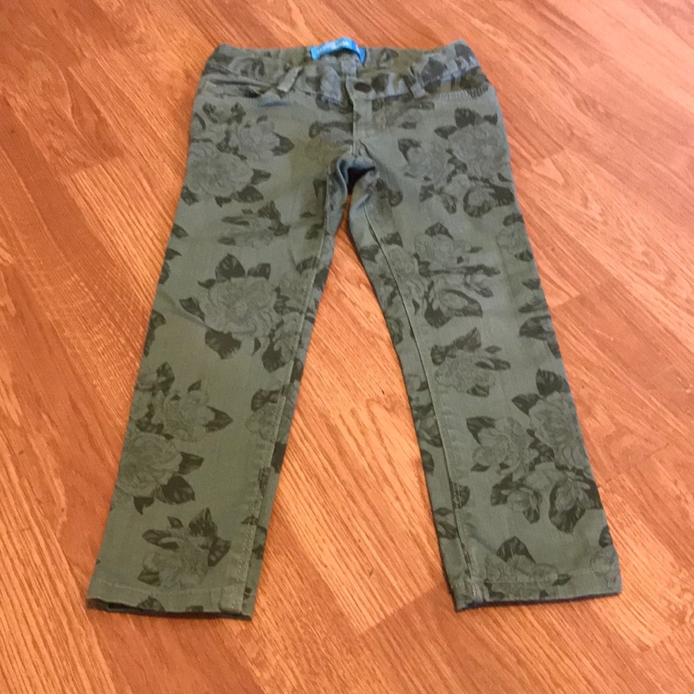 Floral Skinny Jeans Size 4T 💕